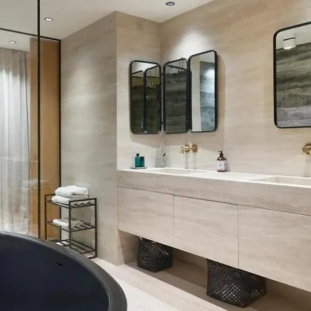 Luxury With View And Swimming Pool